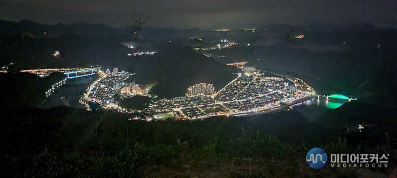 양방산 활공장 야경(김진 기자)
