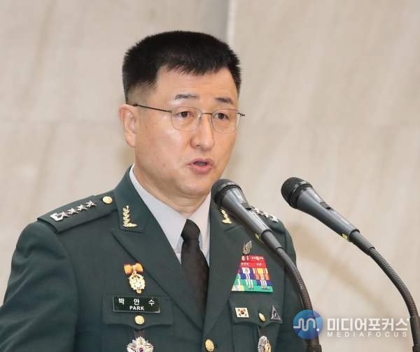계엄사령관인 박안수 육군참모총장