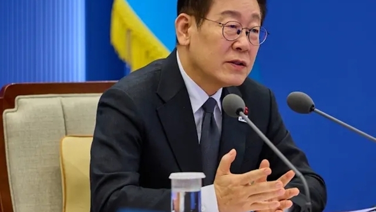 이 대통령, “할 일 많은데 속도가 너무 느려”