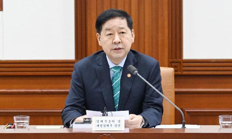 내일부터···'유류세 인하 확대', '요소수 사재기 차단', '나프타 수출 통제'