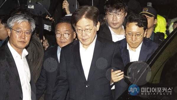 법원에 출석하는 이재명 대표 (연합뉴스) 법원에 출석하는 이재명 대표 (연합뉴스)