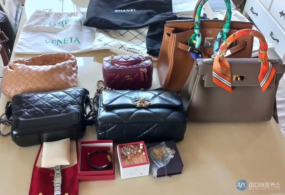가택수색으로 압류한 제품들(청주시) 가택수색으로 압류한 제품들(청주시)