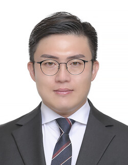 김진 기자 김진 기자